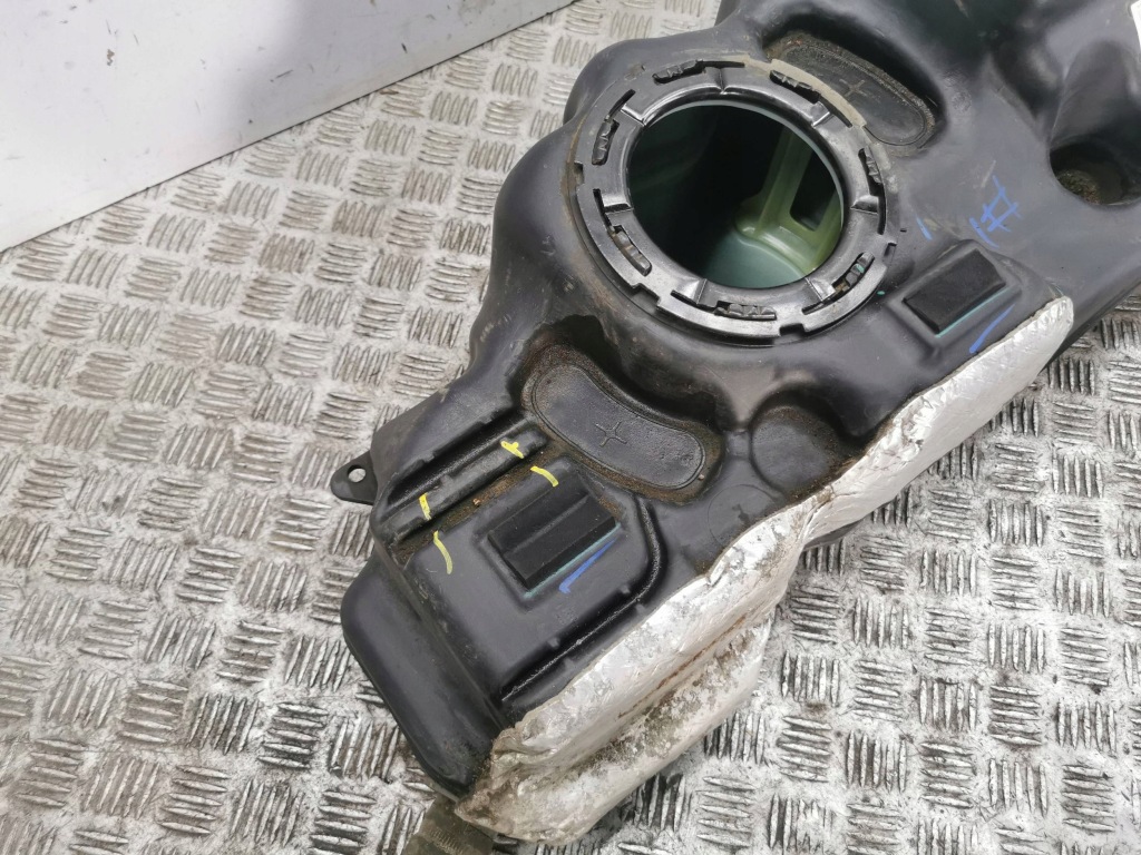 Купить Peugeot 3008 2 2022 бак топлива