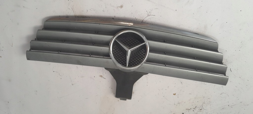 фото №1, Mercedes c-klasa w203 coupe решітка радіатора решітка радіатора a2038800383