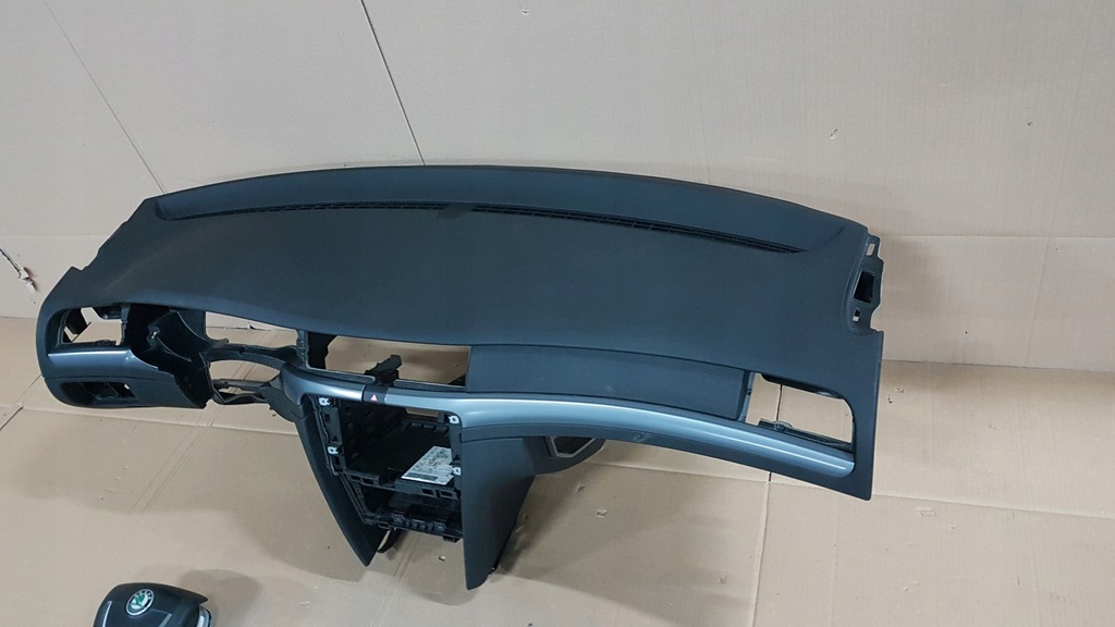 фото №6, Панель приладів приладова консоль skoda superb ii