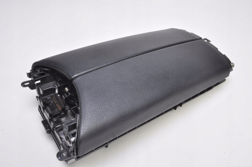 фото №1, Mercedes w205 подлокотник кожаный 2056808704