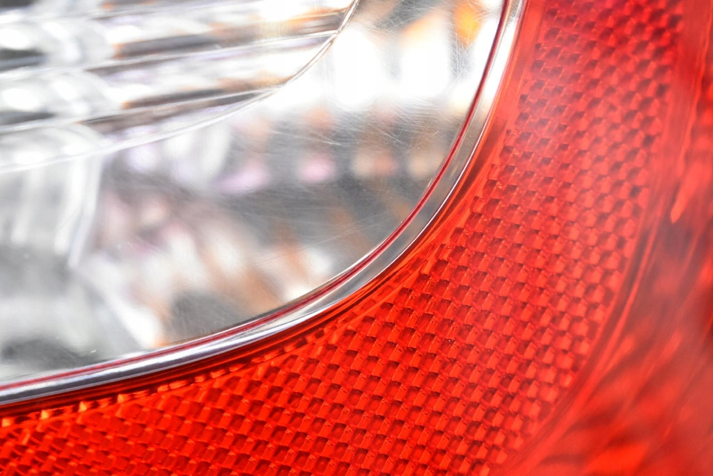 фото №11, Лампа права задня задня 5jh945096 skoda rapid 5d hb 12-17