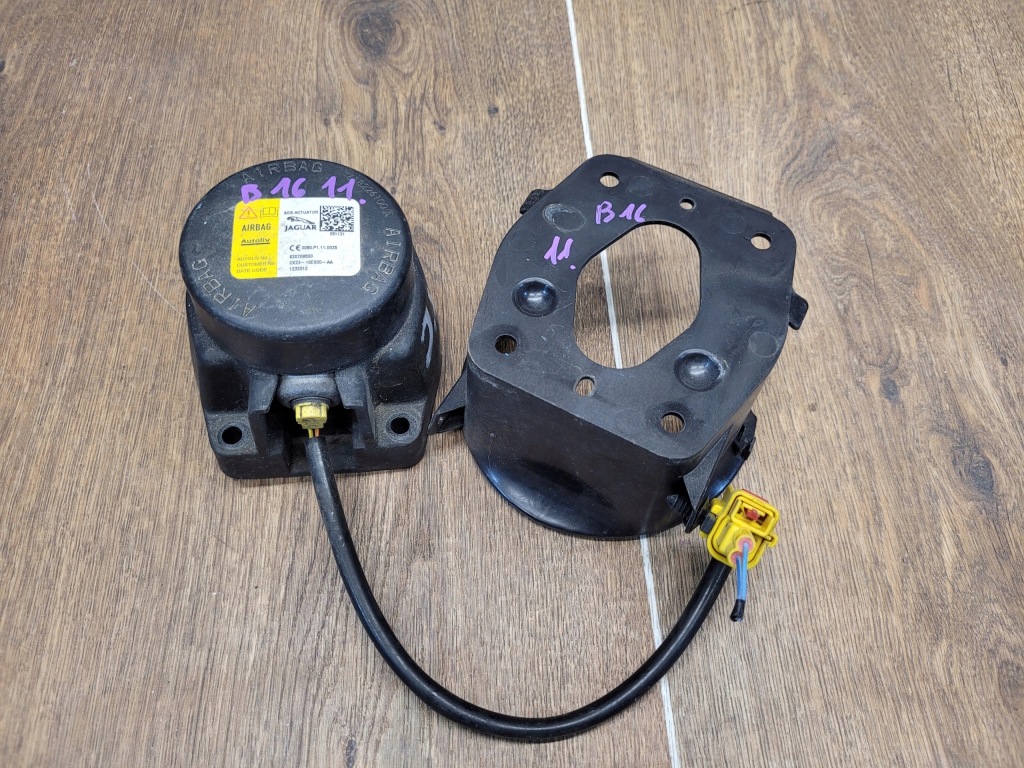 фото №1, Jaguar xf cx23-16e600-aa патрон капот