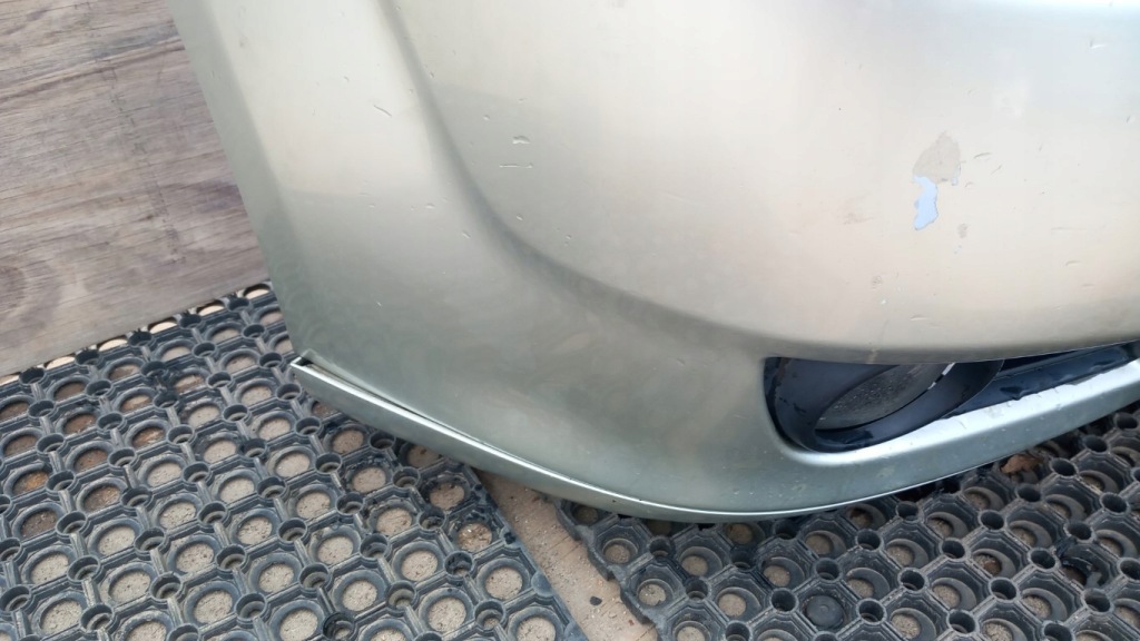 фото №4, Toyota corolla verso ii бампер перед 1c0 противотуманная фара