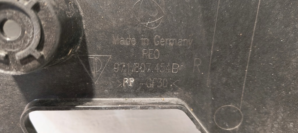 фото №13, Напрямна бампера правий задня porsche panamera 971