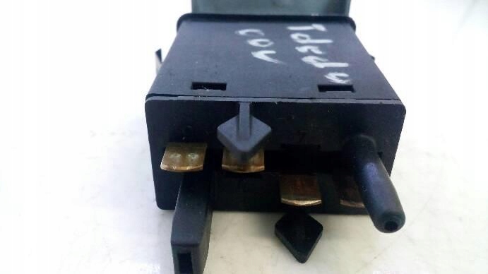 фото №7, Выключатель подогрев seat toledo ii 1m1959621