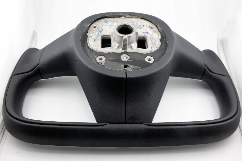 фото №5, Tesla model s/x plaid воздуховод yoke кожаный oem 1622612-00-g eu