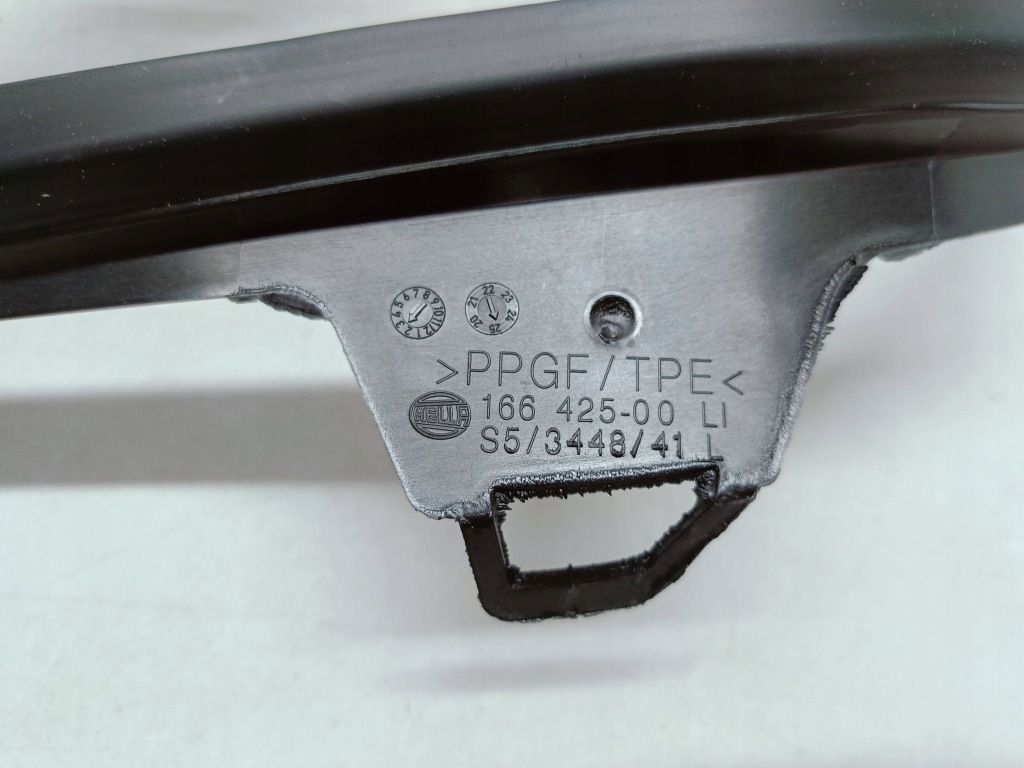 Купити Mercedes-benz e w212 09- прокладка плафон лампи ліва перед a2128260591