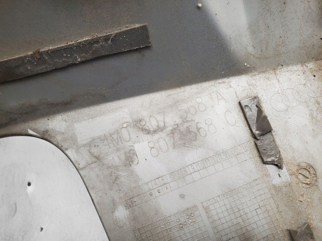 Audi q7 4m 2020 с задний молдинг нижняя бампера заднего с Разборки