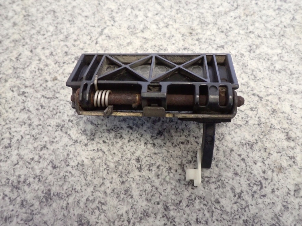 фото №3, Space star 99- ручка кришки багажника