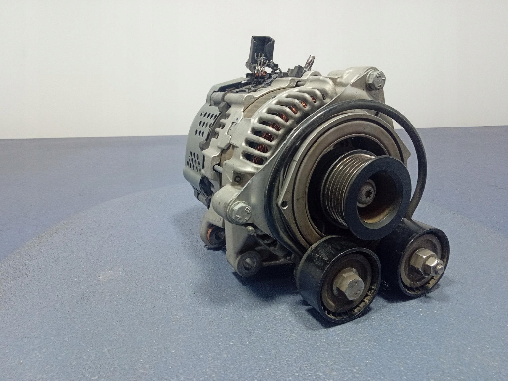 Bmw x7 g07 g05 g01 g02 g20 b48 b58 генератор 48v 8490440 Недорого