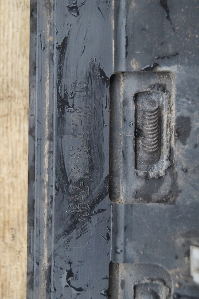 фото №3, Land rover range rover velar молдинг крыла передний j8a2-16165-a-pia