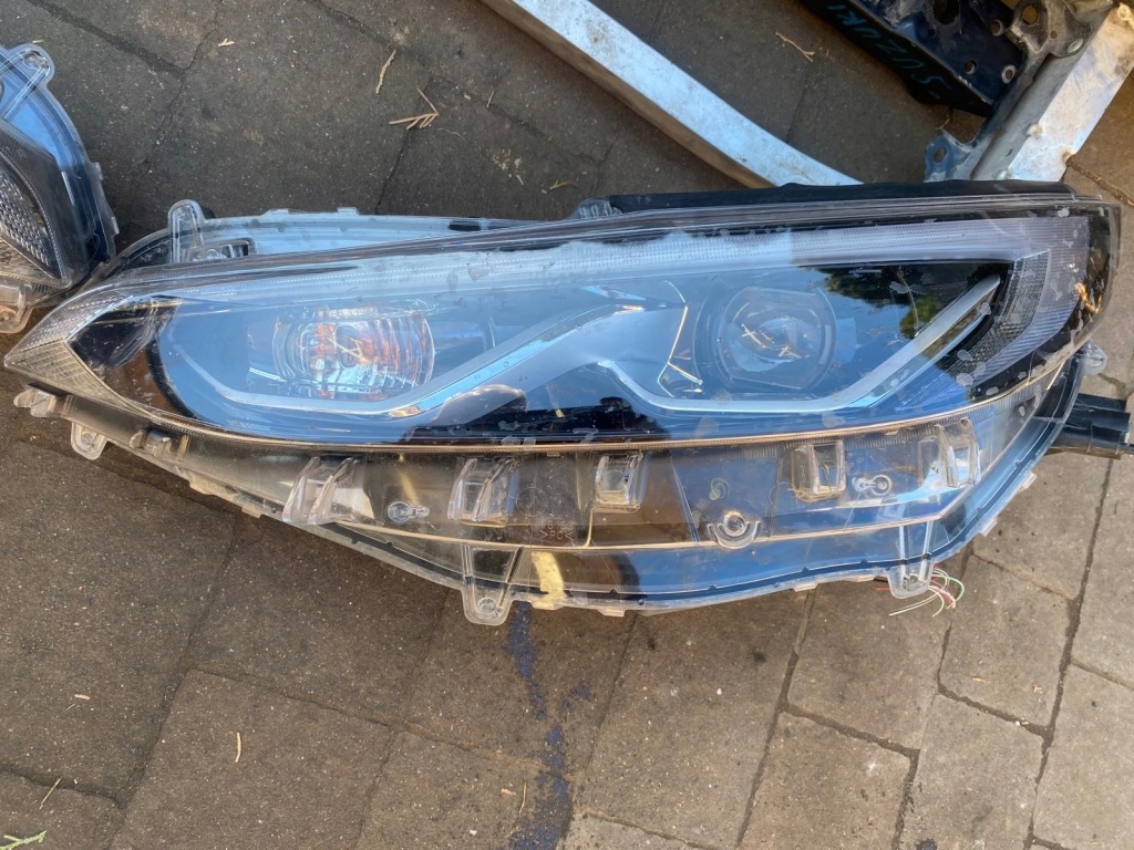 Бампер капот лампа радіатор suzuki across plug-in hybrid Оригінал