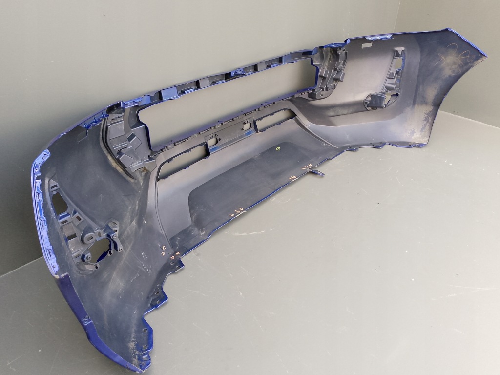 Купить Toyota hilux viii 8 2016- бампер перед =