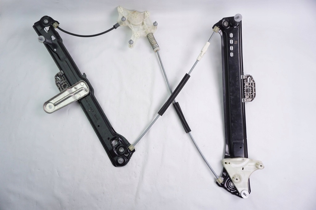 фото №15, Механізм підйомник скло лівий перед porsche taycan 9j1837401d