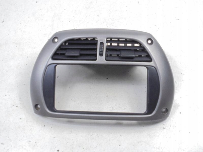 фото №1, Rav4 ii 00-03 решітка обдув середня рамка радіо