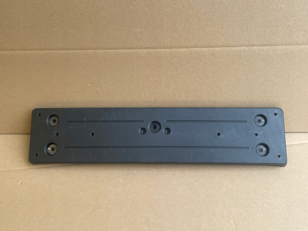 фото №1, Bmw 3 f30 f31 lci подкладка рамка номерного знака регистрационный