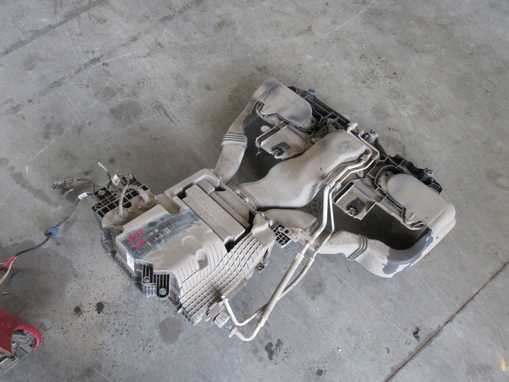 Купити Renault zoe i система охолодження акумулятора 295e39666r