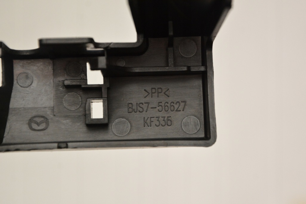 фото №5, Mazda 3 bm 13-2018r заглушка замка капот