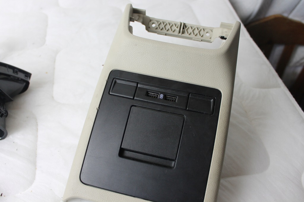 фото №1, Защита туннель модуль преобразователь напряжения разъём usb port skoda octavia