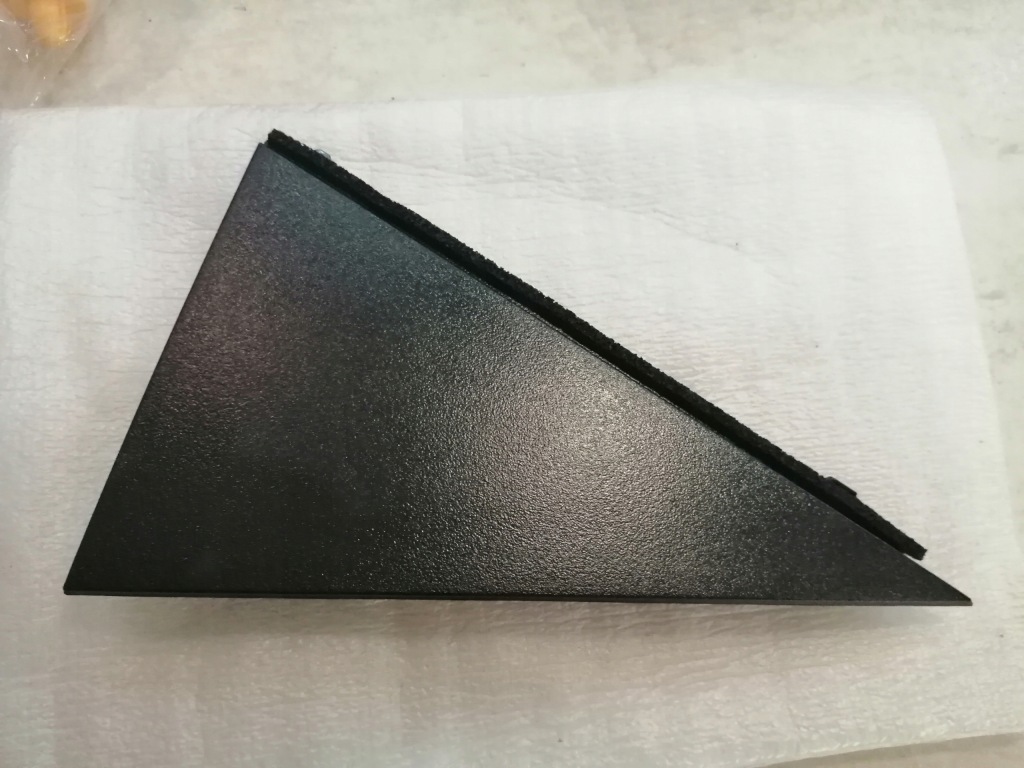 фото №1, Hyundai kona i трикутник заглушка двері задня задня права 83840-j9000