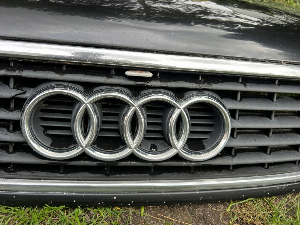 Купити Капот перед audi a8 d2 рестайлінг  lz9w