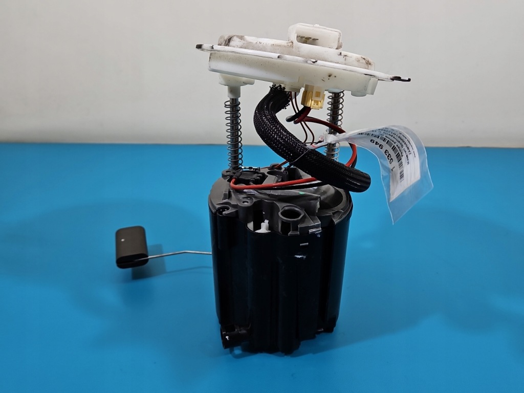 Помпа насос пального maserati quattroporte vi 13- 3.0 v6 670035006 4 pin Недорого