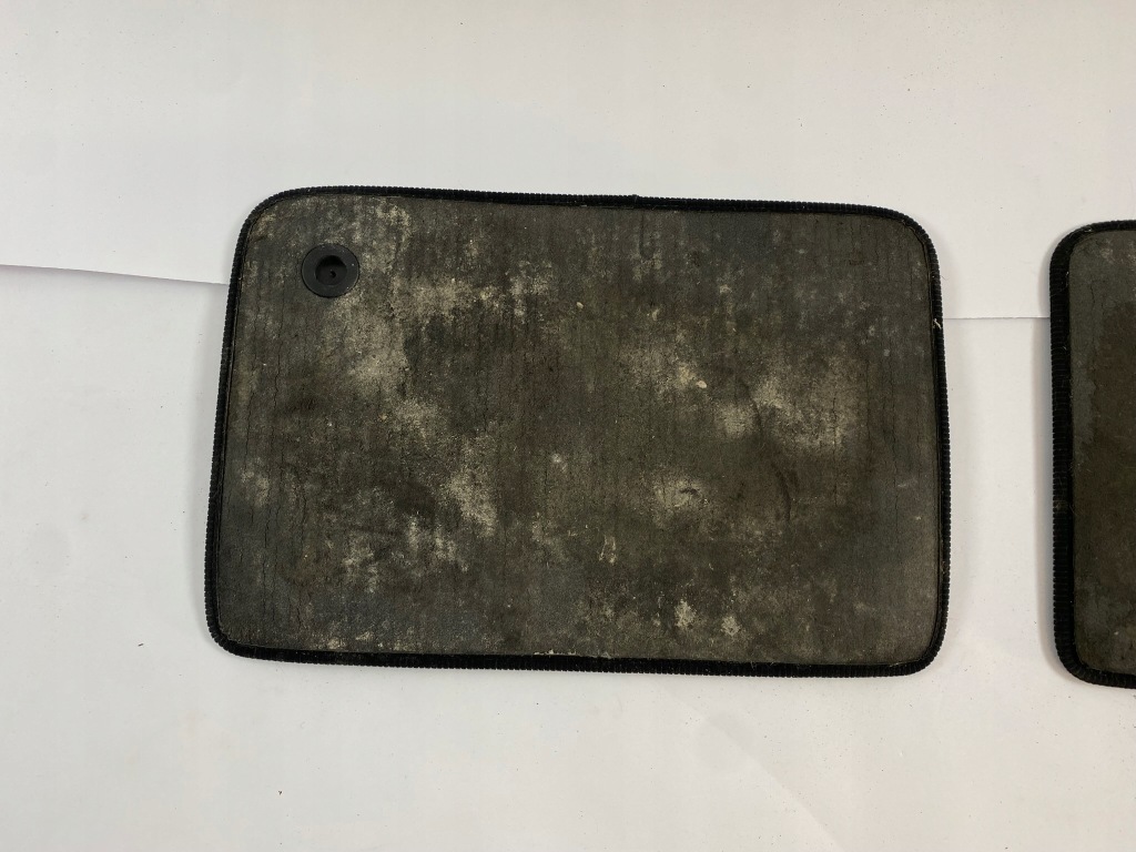 Килимки комплект  велюрові задній правий лівий mercedes w124 чорні пошкодження Київ