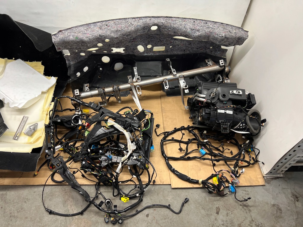 фото №8, Peugeot 208 ii переходник праворульная коврик каркас