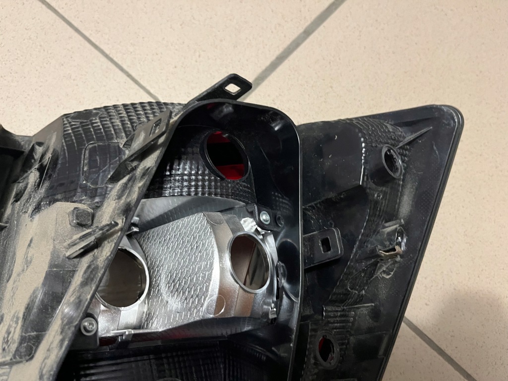 фото №10, Skoda fabia iii 3 kombi 6v9 лампа задняя задняя левая