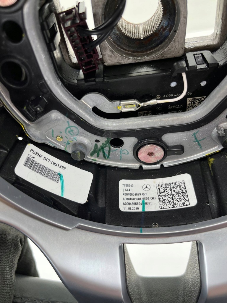 Mercedes glb w247 кермо  мультифункція пелюстки перемикання a0040054099 Недорого
