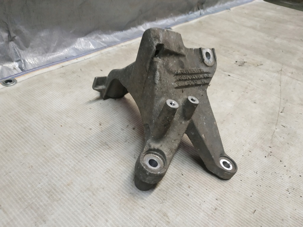 фото №4, Кронштейн кронштейн двигателя audi a8 d3 4.0 4.2 tdi 4e019