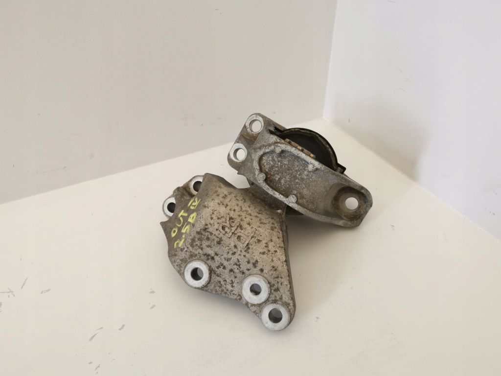 фото №1, Mitsubishi outlander iv 21- usa кронштейн подушка коробки