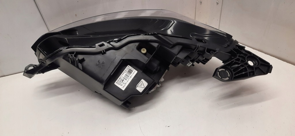 Peugeot 208 2008 2 2 фара full led правый  передняя eur Недорого