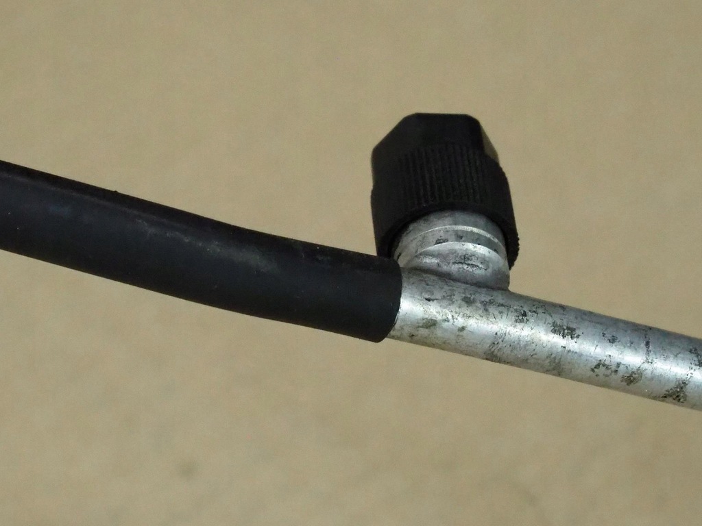 фото №11, Шланг кондиціонера audi a8 d3 6.0 w12