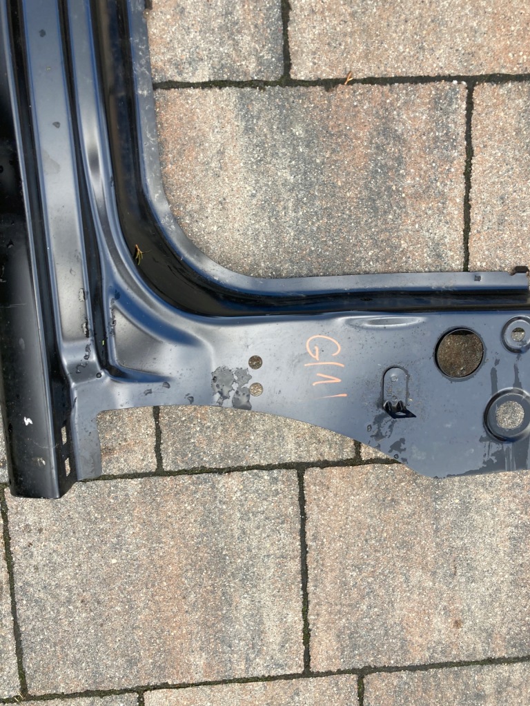 Opel adam поріг обшивка праве в Україні