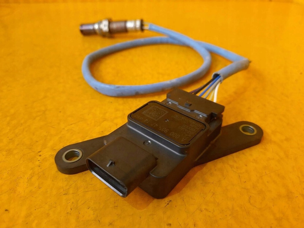 фото №1, Mercedes e w213 датчик лямбда-зонд a0009054714