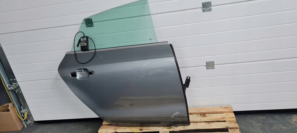 фото №1, A7 4g s7 двері праве правий задня задні ly7g