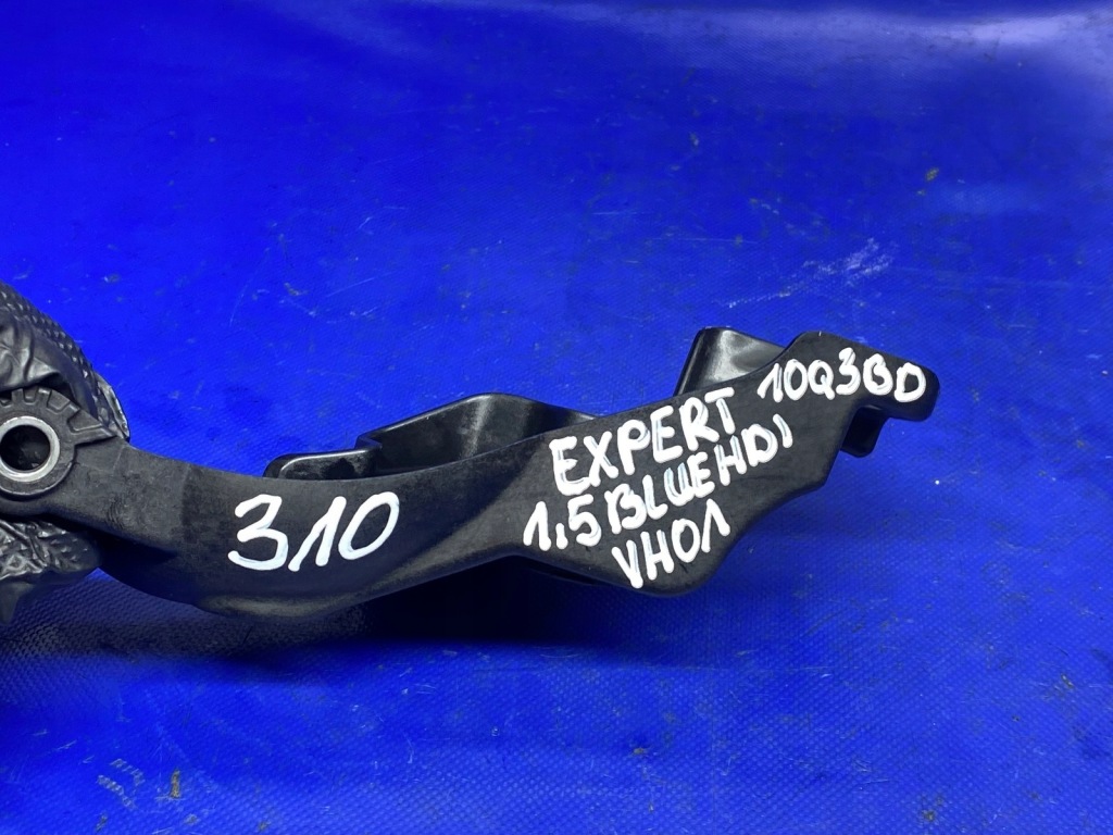 Кронштейн кронштейн кронштейн peugeot expert 1.5 blue hdi yh01 9814288880 Київ