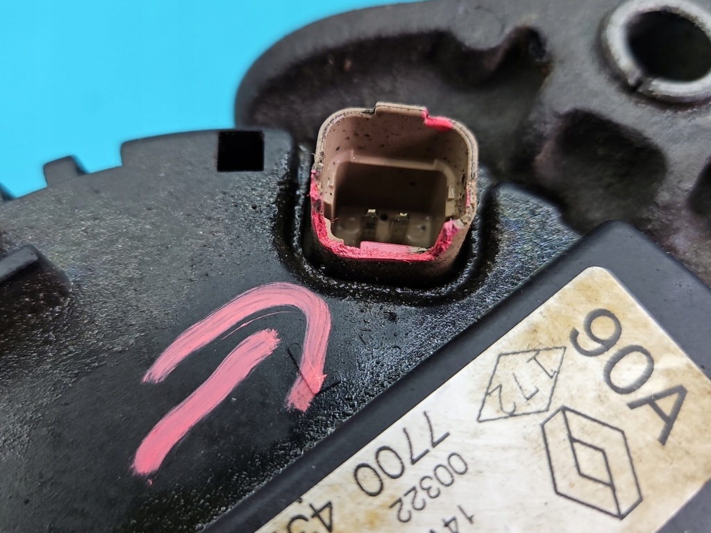 Test генератор renault clio 2 7700437090 sg9b035 1.2 16v Недорого