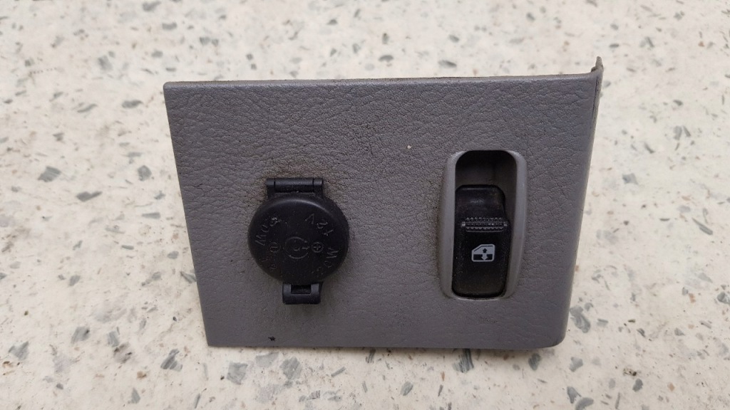 фото №1, Кнопка стекло задняя разъём прикуривателя carnival i ii