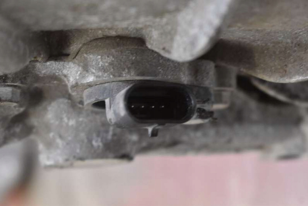 Двигун електричний задній 1025598-00-t 1137001-00-a tesla s awd performance Зі Шроту