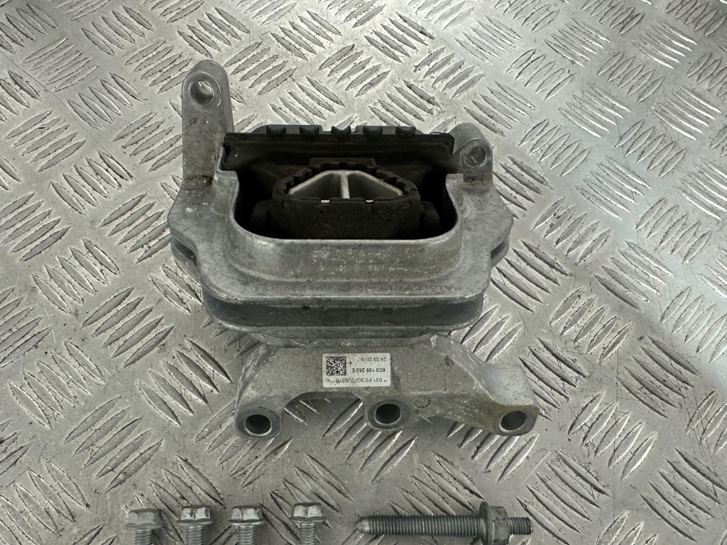 фото №4, Skoda fabia iii 1.0 tsi кронштейн подушка двигателя болты 6c0199262e