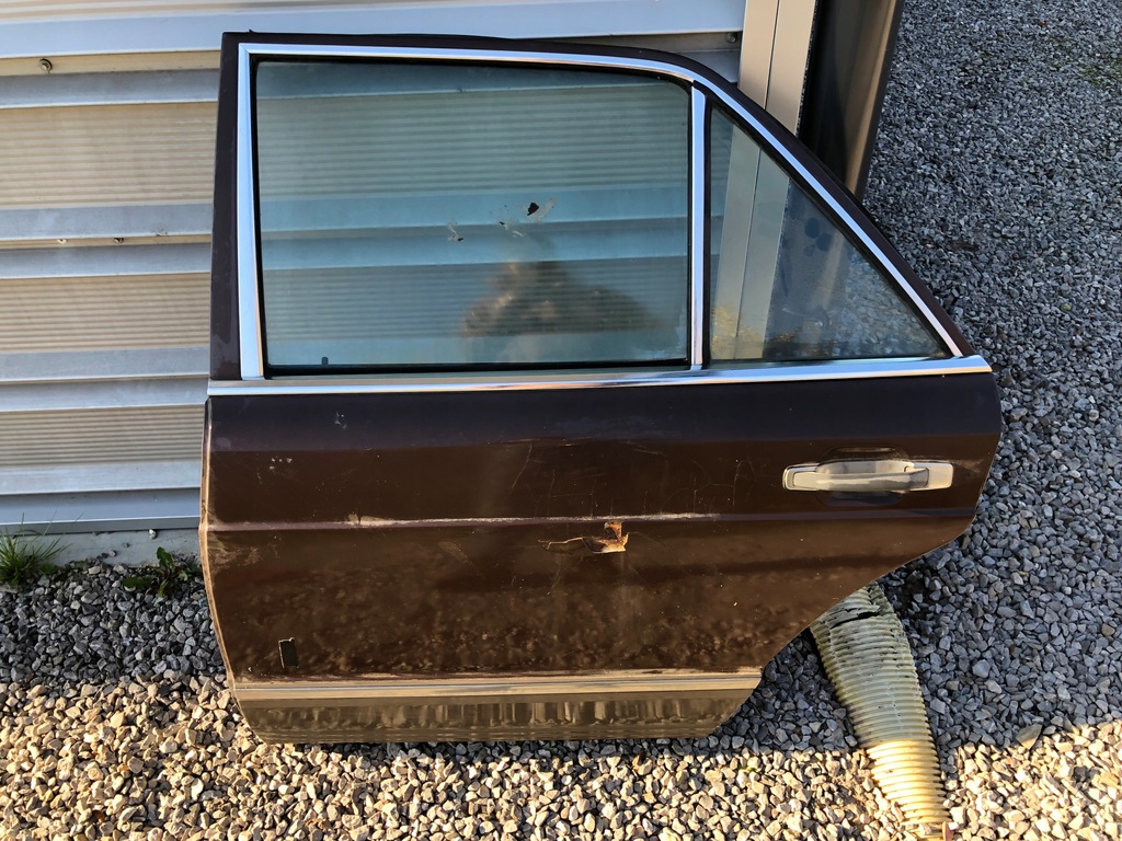 фото №1, Левая задние дверь mercedes w126 se