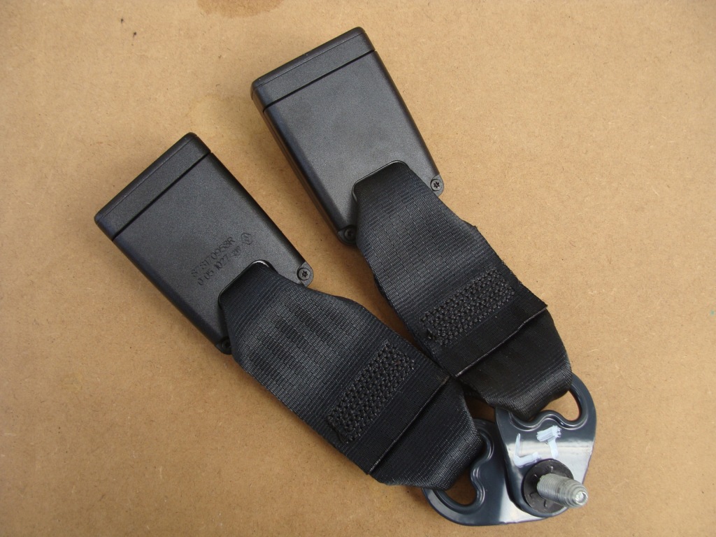 фото №1, Клипса вставка сиденье сиденье левый задняя dacia sandero ii hb lift