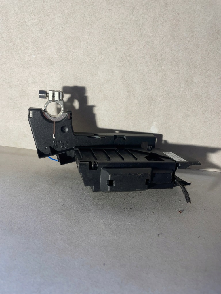 Купити Vw touareg 3 клема запобіжник акумулятор 4m6915459
