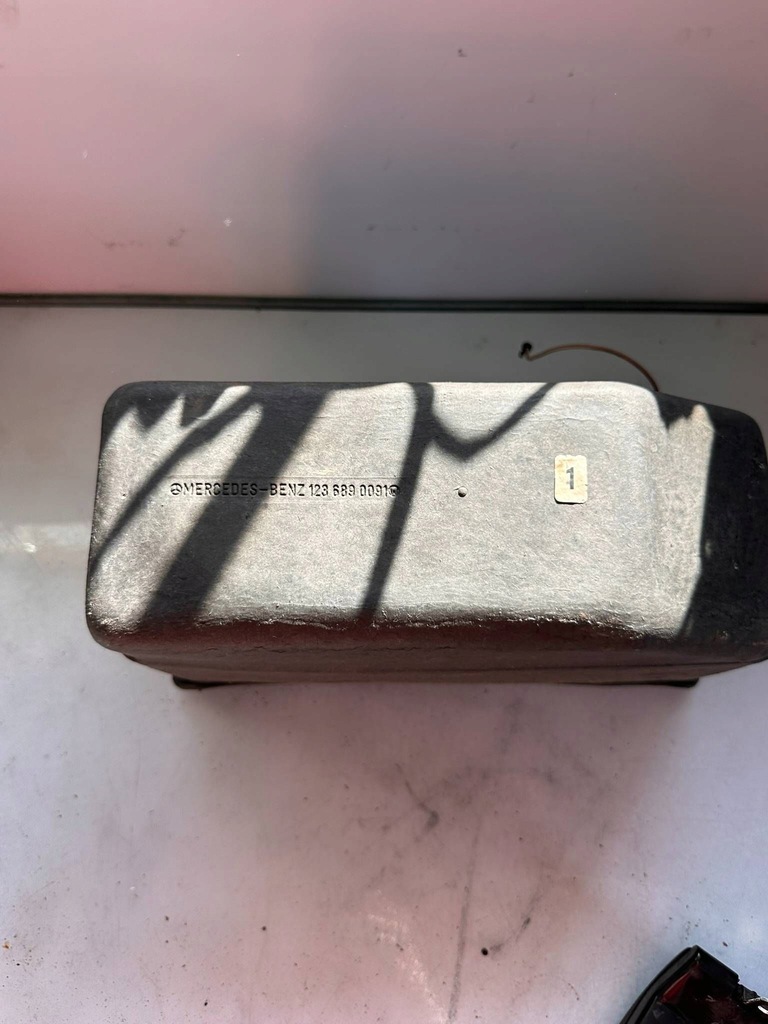 фото №1, Mercedes w123 1236890091 бардачок пассажира mercedes 123