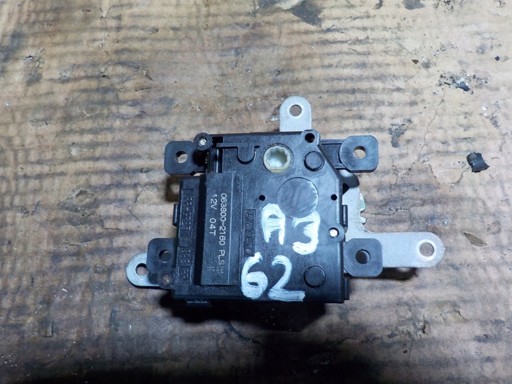 фото №1, Avensis iii моторчик nagrzewniczy 063800-2160