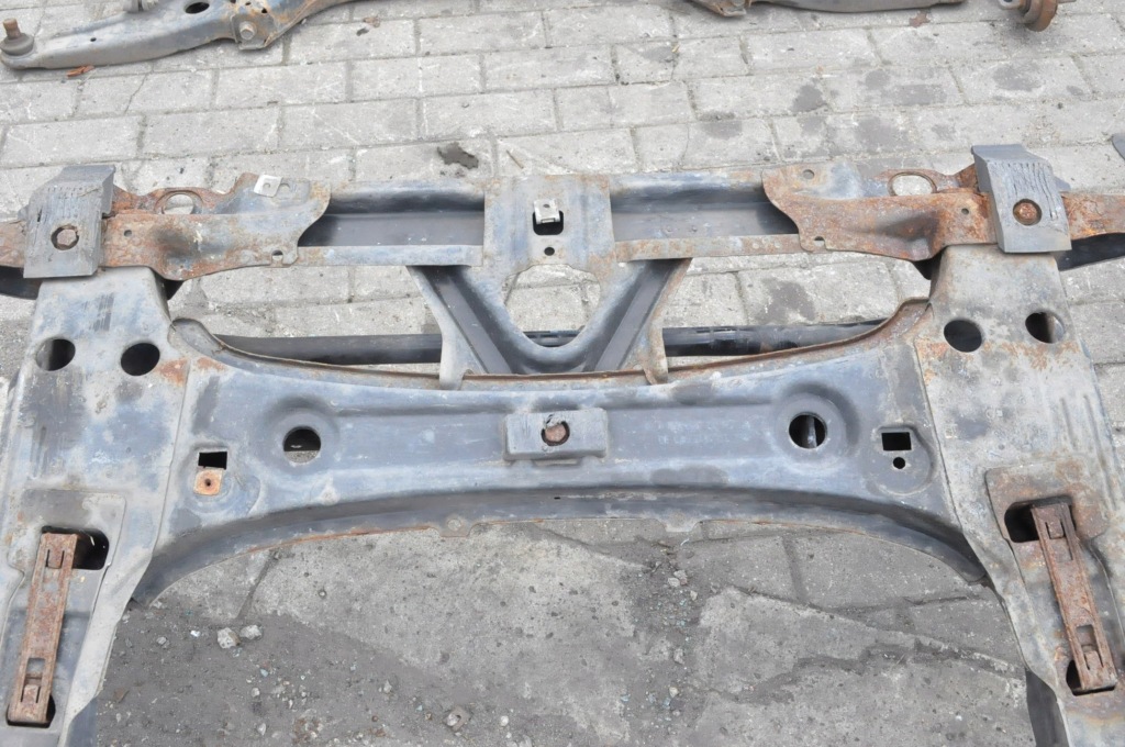 Mercedes klasa b w245 підрамник підвіска підрамник підрамник a1696200687 Оригінал