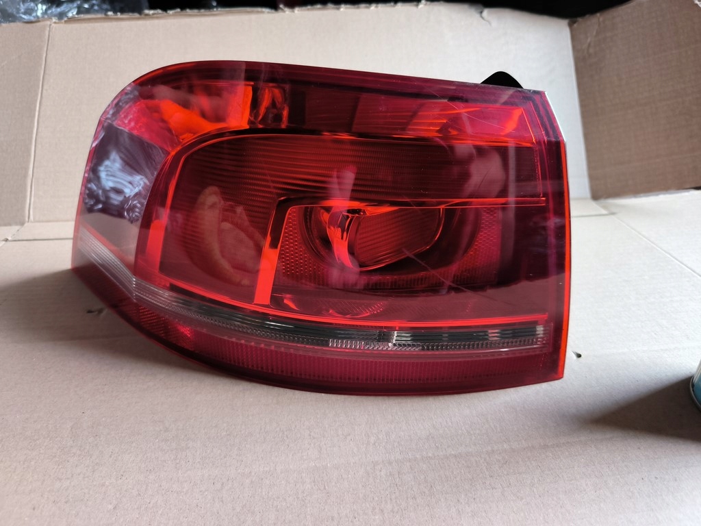 фото №1, Vw passat b7 kombi лампа задняя задняя левая 3af945095e