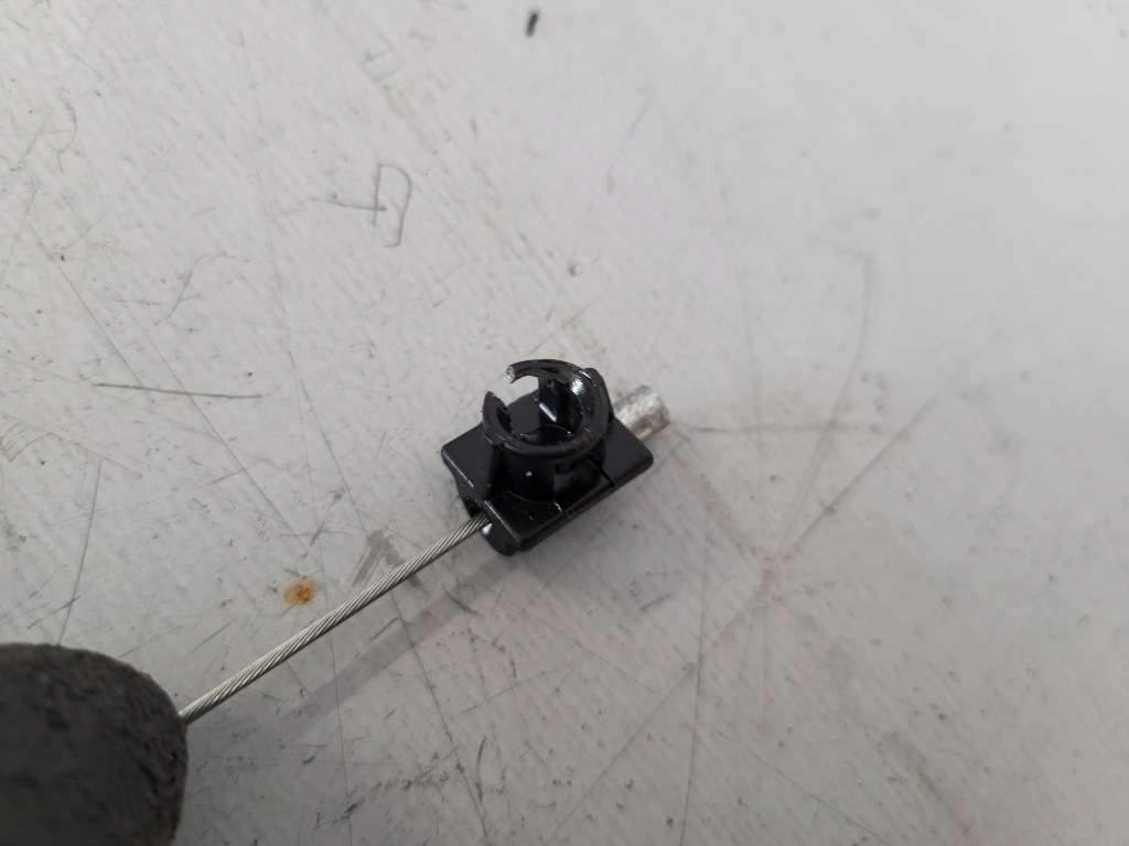 Ford fiesta mk7 рестайлинг  трос ручка сиденье 3d правый в Украине